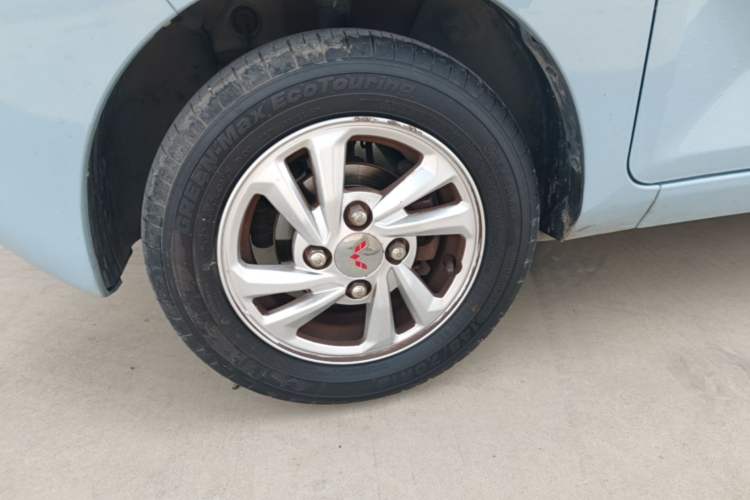 Used Wuling Hongguang MINIEV 2020 Freedom Version Lithium Iron Phosphate Left Front Wheel Hub