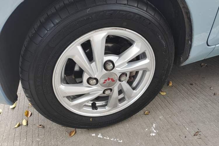 Used Wuling Hongguang MINIEV 2020 Freedom Version Lithium Iron Phosphate Left Front Wheel Hub