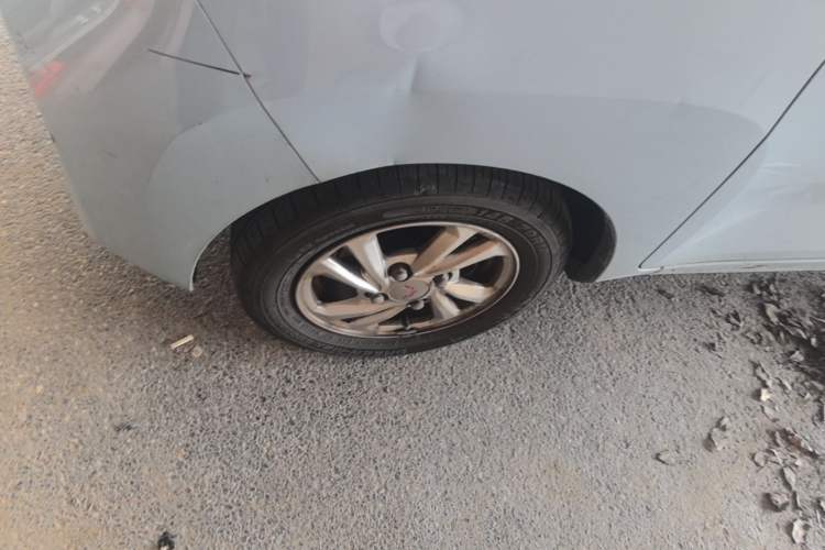 Used Wuling Hongguang MINIEV 2020 Zizai Version Lithium-NMC Left Front Wheel Hub