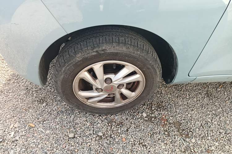 Used Wuling Hongguang MINIEV 2020 Freedom Version Lithium Iron Phosphate Left Front Wheel Hub