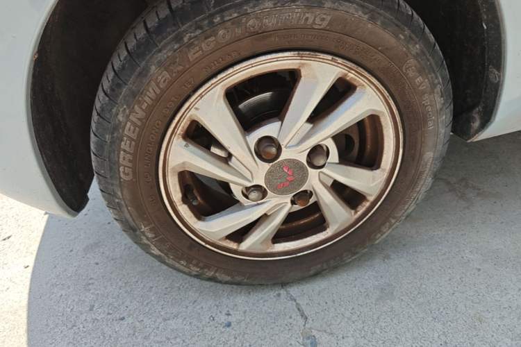 Used Wuling Hongguang MINIEV 2020 Zizai Version Lithium-NMC Left Front Wheel Hub