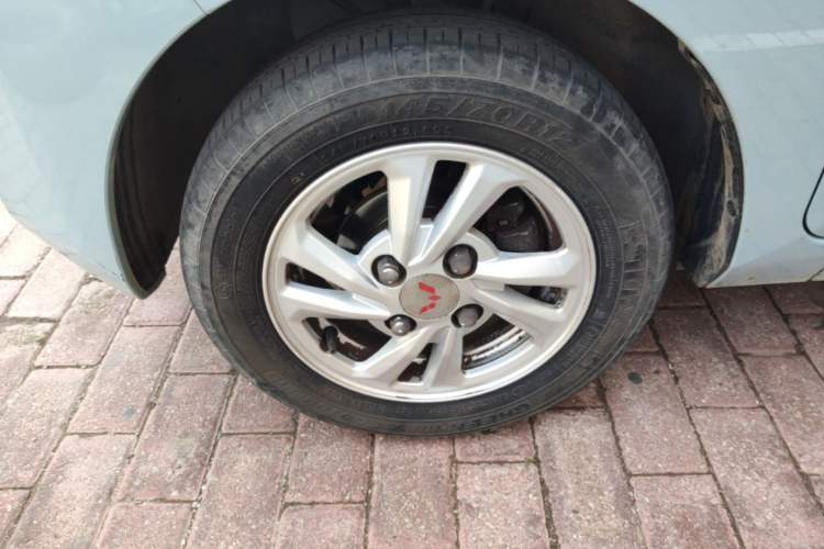 Used Wuling Hongguang MINIEV 2020 Freedom Version Lithium Iron Phosphate Left Front Wheel Hub