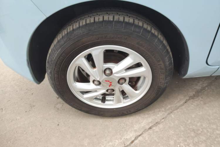 Used Wuling Hongguang MINIEV 2020 Freedom Version Lithium Iron Phosphate Left Front Wheel Hub