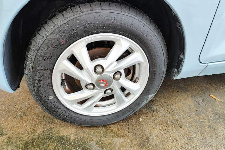 Used Wuling Hongguang MINIEV 2020 Enjoy Edition Lithium-Ion Battery Left Front Wheel Hub