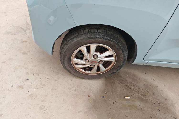 Used Wuling Hongguang MINIEV 2020 Freedom Version Lithium Iron Phosphate Left Front Wheel Hub