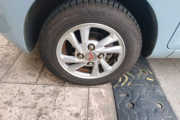 Used Wuling Hongguang MINIEV 2020 Enjoyment Model Lithium Iron Phosphate Left Front Wheel Hub