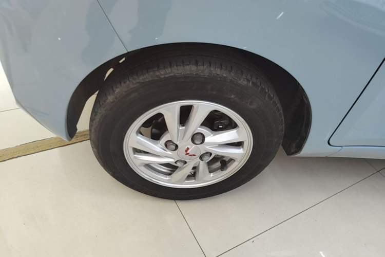 Used Wuling Hongguang MINIEV 2020 Zizai Version Lithium-NMC Left Front Wheel Hub