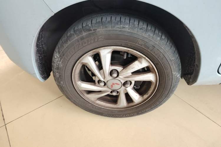 Used Wuling Hongguang MINIEV 2020 Freedom Version Lithium Iron Phosphate Left Front Wheel Hub