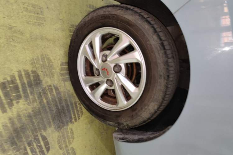 Used Wuling Hongguang MINIEV 2020 Enjoy Edition Lithium-Ion Battery Left Front Wheel Hub