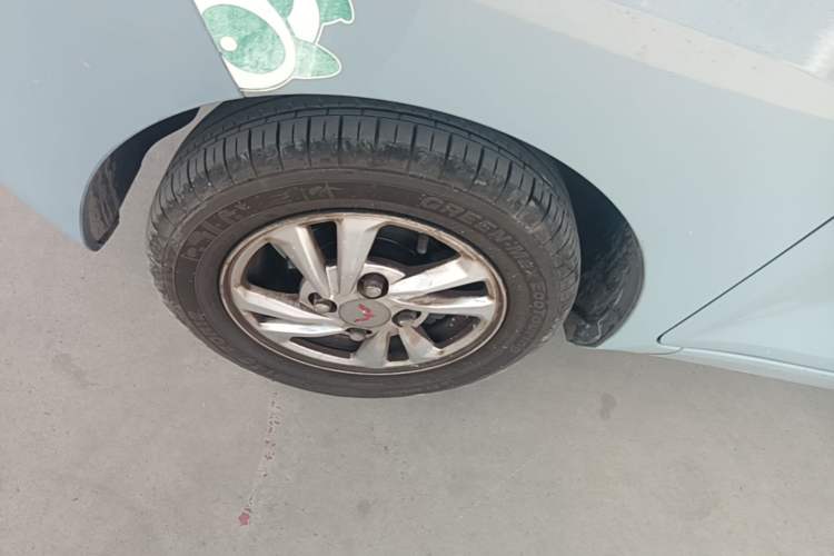 Used Wuling Hongguang MINIEV 2020 Freedom Version Lithium Iron Phosphate Left Front Wheel Hub