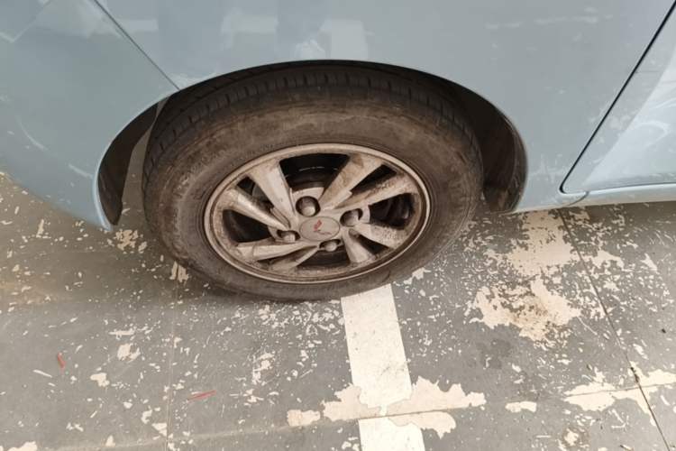 Used Wuling Hongguang MINIEV 2020 Freedom Version Lithium Iron Phosphate Left Front Wheel Hub