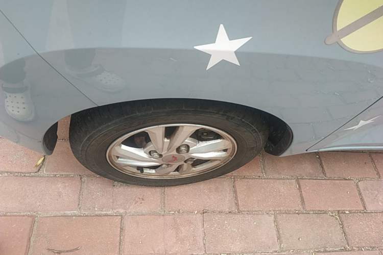Used Wuling Hongguang MINIEV 2020 Lite Version Lithium Iron Phosphate Left Front Wheel Hub