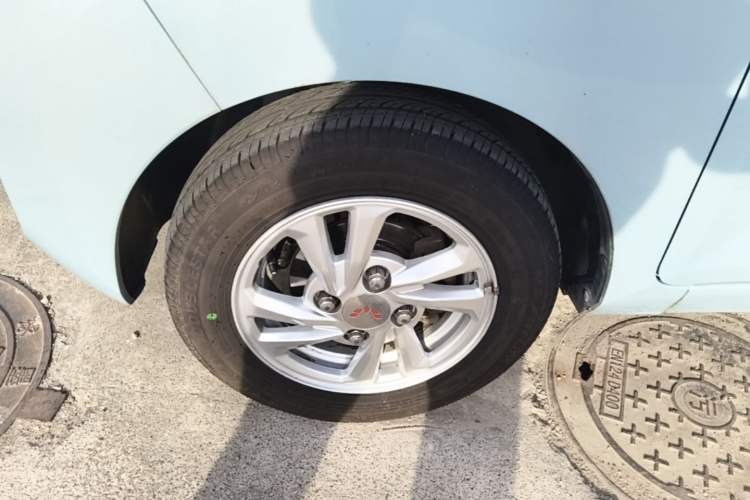 Used Wuling Hongguang MINIEV 2020 Enjoy Edition Lithium-Ion Battery Left Front Wheel Hub