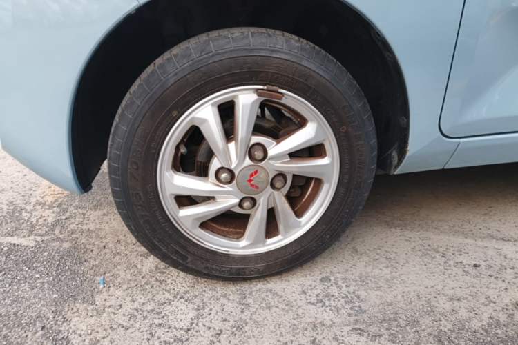 Used Wuling Hongguang MINIEV 2020 Freedom Version Lithium Iron Phosphate Left Front Wheel Hub