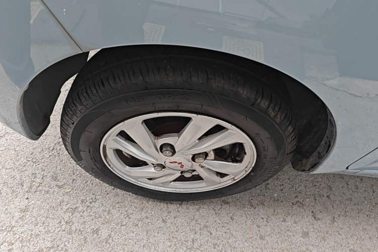 Used Wuling Hongguang MINIEV 2020 Freedom Version Lithium Iron Phosphate Left Front Wheel Hub
