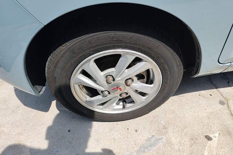 Used Wuling Hongguang MINIEV 2020 Zizai Version Lithium-NMC Left Front Wheel Hub