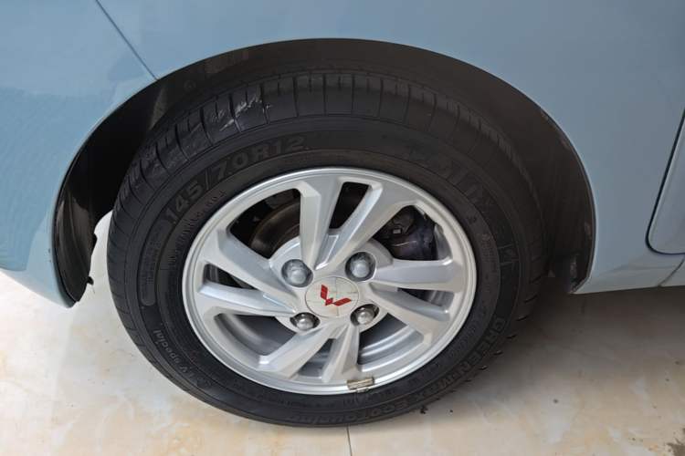 Used Wuling Hongguang MINIEV 2020 Freedom Version Lithium Iron Phosphate Left Front Wheel Hub