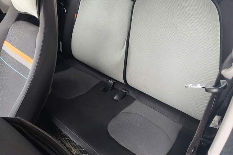 Used Wuling Hongguang MINIEV 2020 Enjoyment Model Lithium Iron Phosphate Left Rear Seat