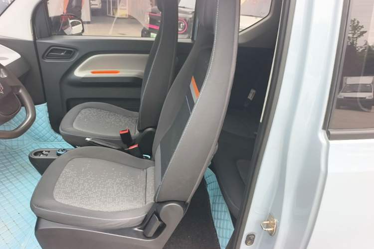 Used Wuling Hongguang MINIEV 2020 Freedom Version Lithium Iron Phosphate Left Rear Seat
