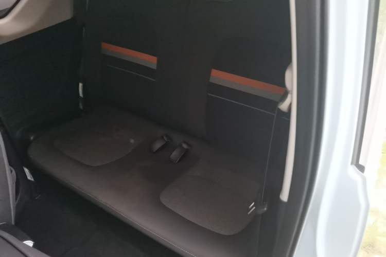 Used Wuling Hongguang MINIEV 2020 Enjoyment Model Lithium Iron Phosphate Left Rear Seat