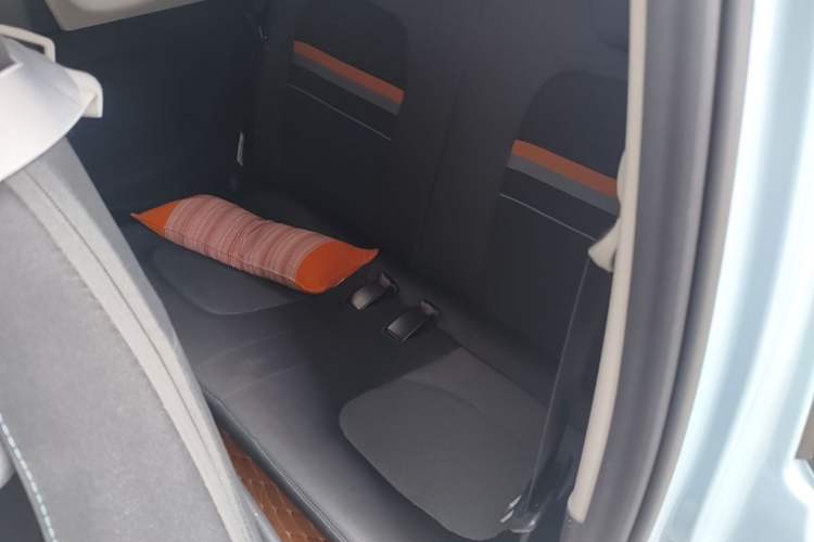 Used Wuling Hongguang MINIEV 2020 Enjoyment Model Lithium Iron Phosphate Left Rear Seat