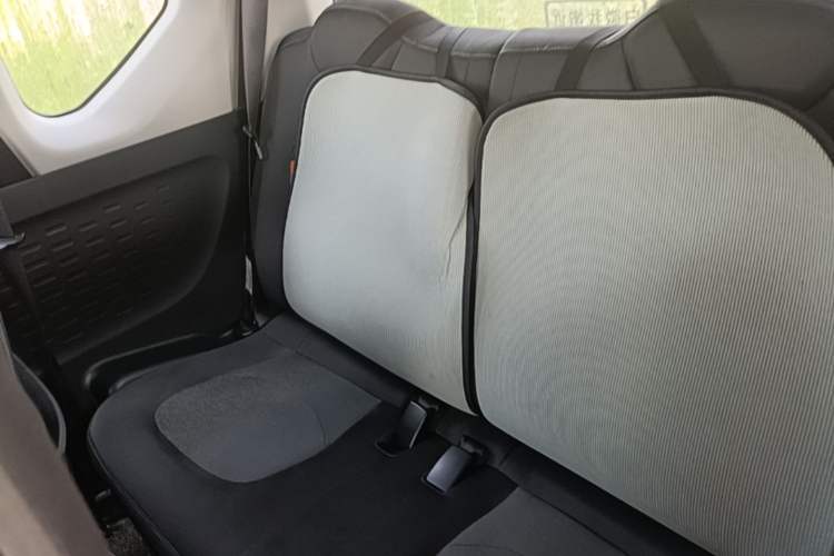 Used Wuling Hongguang MINIEV 2020 Enjoyment Model Lithium Iron Phosphate Left Rear Seat