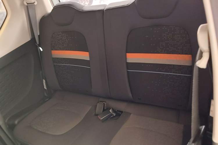 Used Wuling Hongguang MINIEV 2020 Enjoyment Model Lithium Iron Phosphate Left Rear Seat