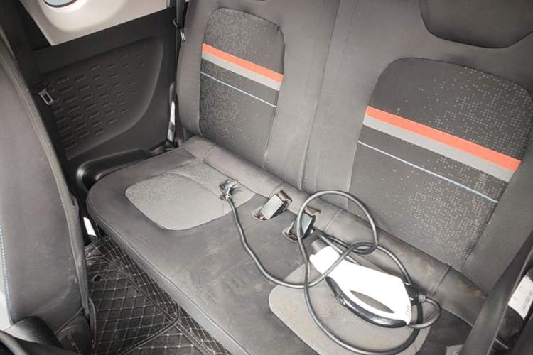 Used Wuling Hongguang MINIEV 2020 Enjoyment Model Lithium Iron Phosphate Left Rear Seat