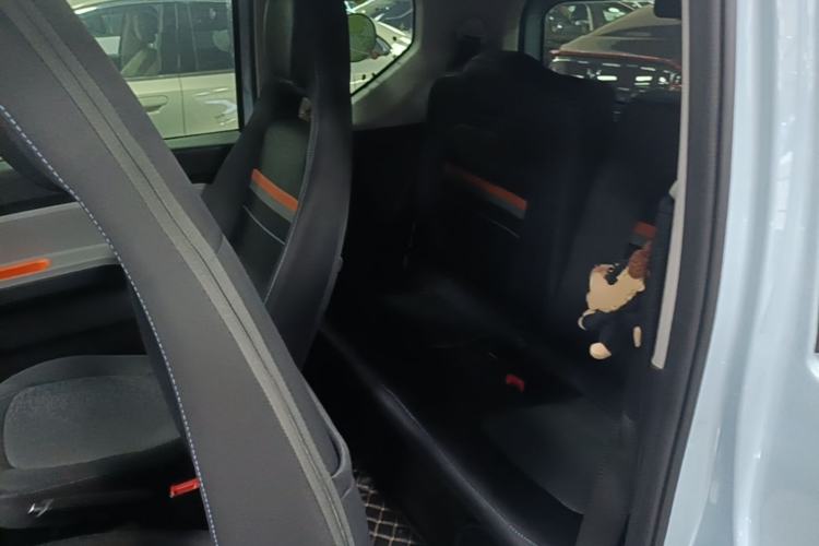 Used Wuling Hongguang MINIEV 2020 Enjoyment Model Lithium Iron Phosphate Left Rear Seat