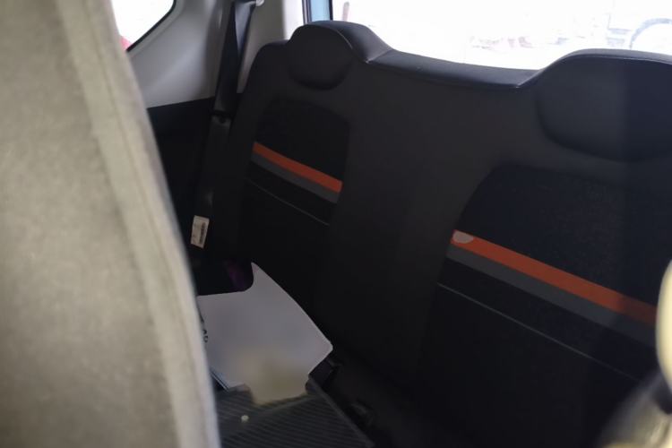 Used Wuling Hongguang MINIEV 2020 Enjoyment Model Lithium Iron Phosphate Left Rear Seat