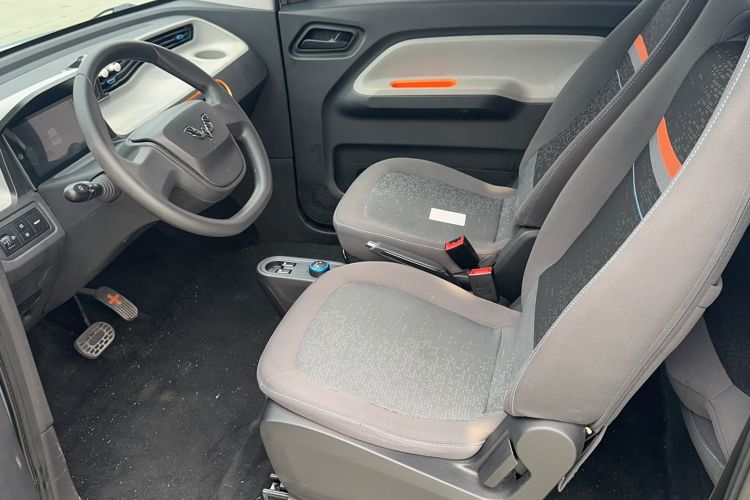 Used Wuling Hongguang MINIEV 2020 Enjoyment Model Lithium Iron Phosphate Left Rear Seat