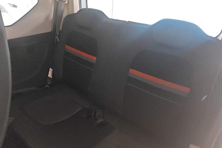 Used Wuling Hongguang MINIEV 2020 Enjoyment Model Lithium Iron Phosphate Left Rear Seat