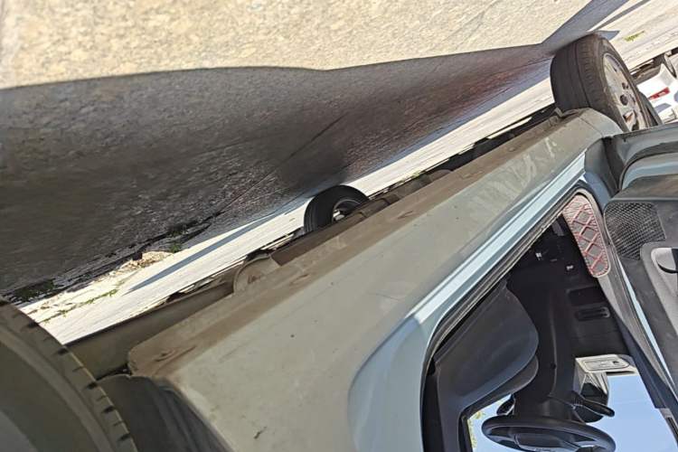 Used Wuling Hongguang MINIEV 2020 Enjoyment Model Lithium Iron Phosphate Left Side Sill
