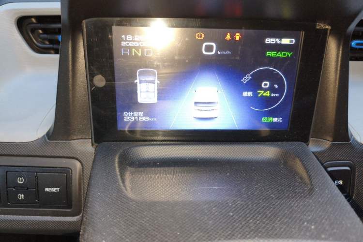 Used Wuling Hongguang MINIEV 2020 Freedom Version Lithium Iron Phosphate Odometer Close Up
