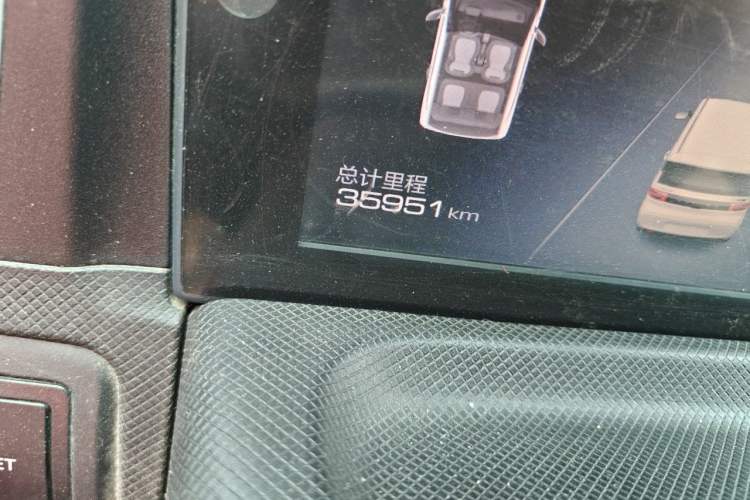 Used Wuling Hongguang MINIEV 2020 Enjoyment Model Lithium Iron Phosphate Odometer Close Up