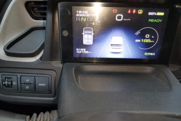 Used Wuling Hongguang MINIEV 2020 Enjoy Edition Lithium-Ion Battery Odometer Close Up