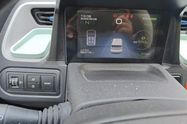 Used Wuling Hongguang MINIEV 2020 Enjoyment Model Lithium Iron Phosphate Odometer Close Up