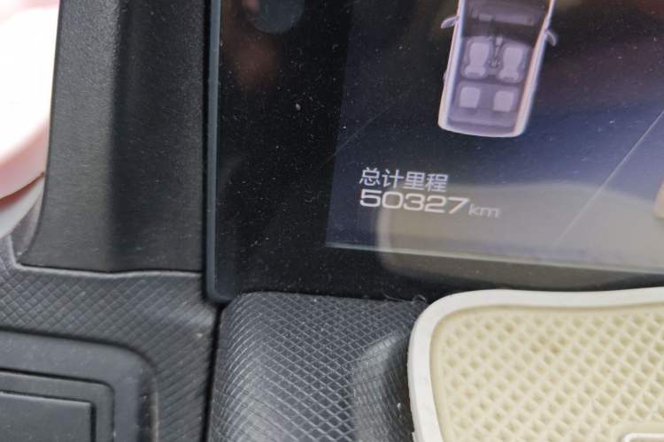 Used Wuling Hongguang MINIEV 2020 Enjoyment Model Lithium Iron Phosphate Odometer Close Up