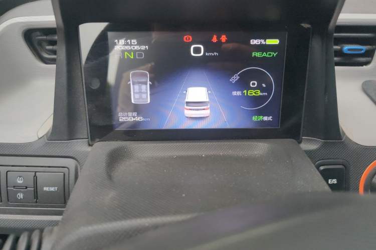 Used Wuling Hongguang MINIEV 2020 Enjoyment Model Lithium Iron Phosphate Odometer Close Up