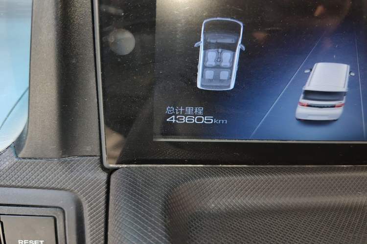 Used Wuling Hongguang MINIEV 2020 Zizai Version Lithium-NMC Odometer Close Up