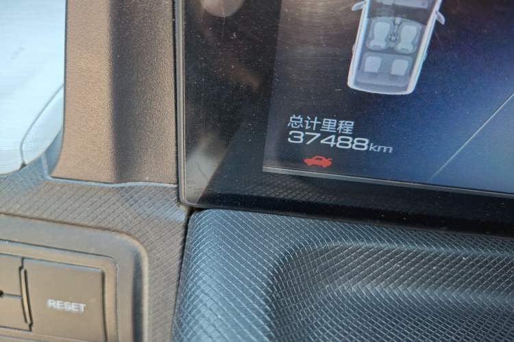 Used Wuling Hongguang MINIEV 2020 Enjoyment Model Lithium Iron Phosphate Odometer Close Up