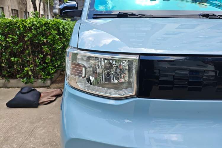 Used Wuling Hongguang MINIEV 2020 Zizai Version Lithium-NMC Right Front Headlight