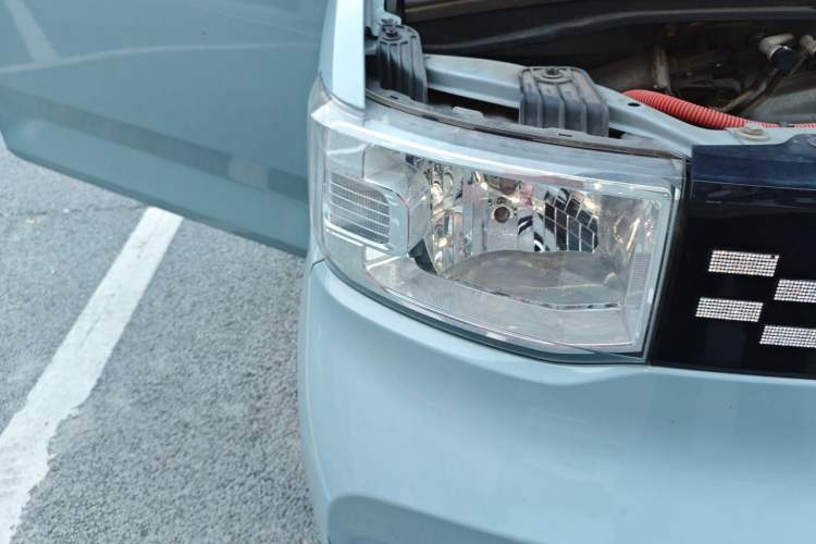 Used Wuling Hongguang MINIEV 2020 Zizai Version Lithium-NMC Right Front Headlight