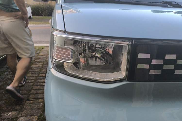 Used Wuling Hongguang MINIEV 2020 Zizai Version Lithium-NMC Right Front Headlight