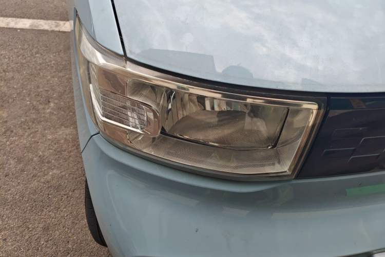 Used Wuling Hongguang MINIEV 2020 Zizai Version Lithium-NMC Right Front Headlight