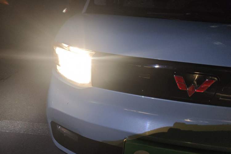 Used Wuling Hongguang MINIEV 2020 Freedom Version Lithium Iron Phosphate Right Front Headlight
