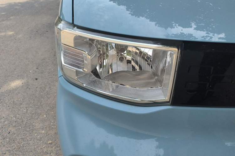 Used Wuling Hongguang MINIEV 2020 Freedom Version Lithium Iron Phosphate Right Front Headlight