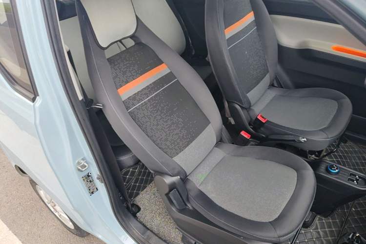 Used Wuling Hongguang MINIEV 2020 Enjoyment Model Lithium Iron Phosphate Right Front Seat