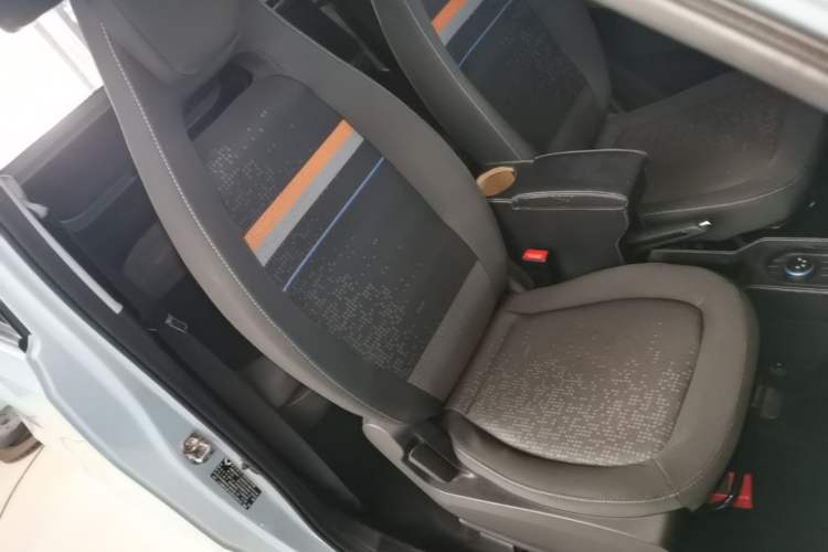 Used Wuling Hongguang MINIEV 2020 Enjoyment Model Lithium Iron Phosphate Right Front Seat