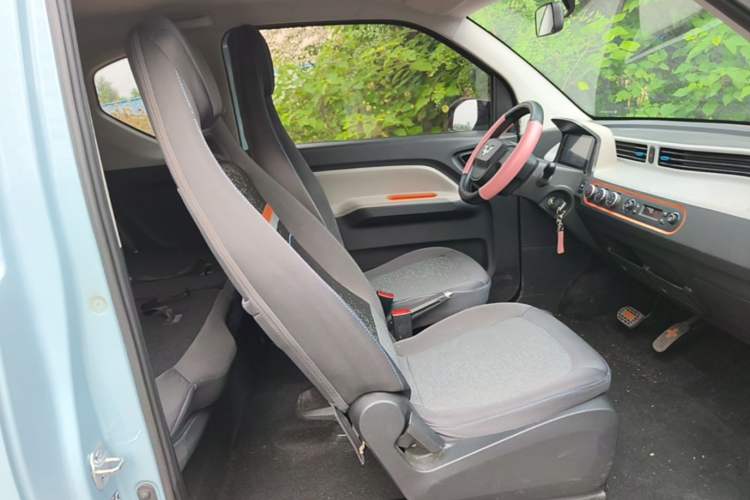 Used Wuling Hongguang MINIEV 2020 Freedom Version Lithium Iron Phosphate Right Front Seat